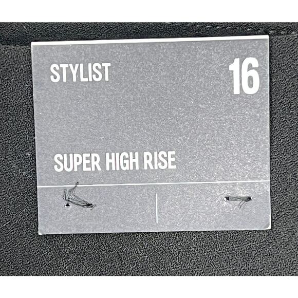 Express Stylist Super High-Rise Shorts Plus Sz 16 Black Pleated Dressy Goth NEW! - Picture 6 of 9